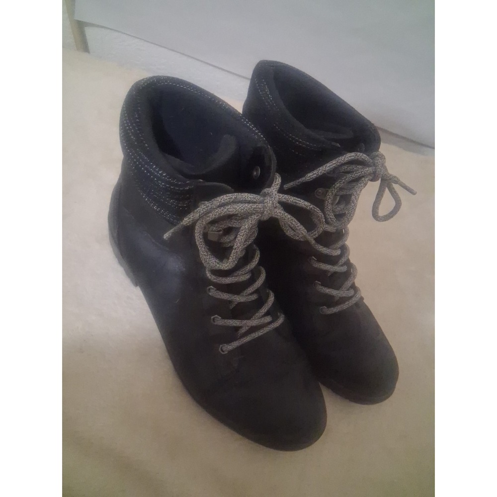 Universal Threads Womens Boots Size 10